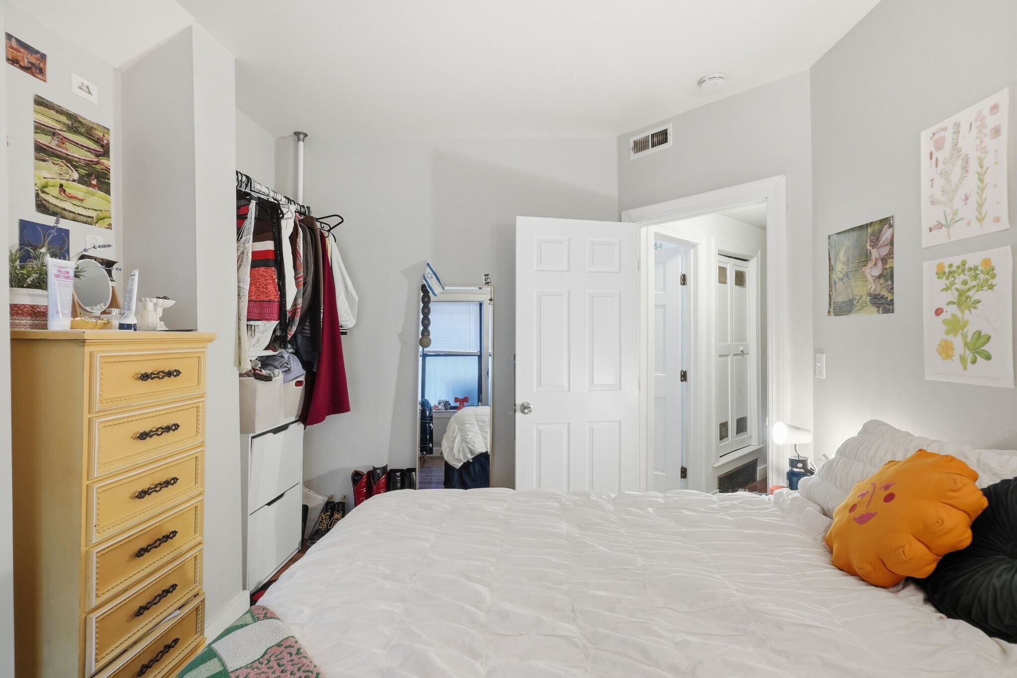 Building Photo - 20 Symphony Rd