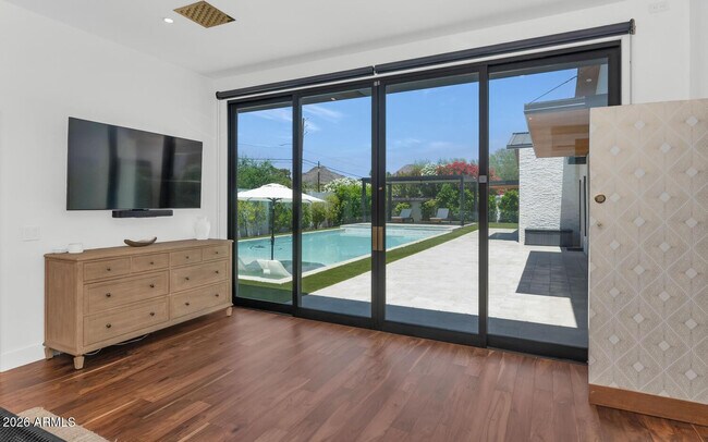 Building Photo - 5812 N 44th Pl