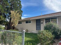 Building Photo - **SPARKS SINGLE STORY HOME**