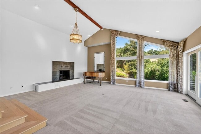 Building Photo - Gorgeous Executive Home Over Downtown Los Gatos