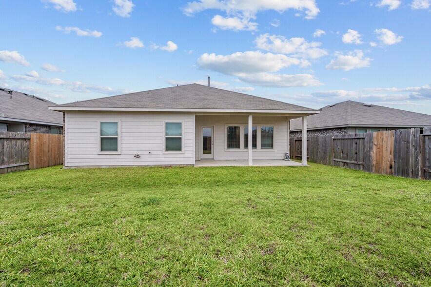 Building Photo - 20811 Olive Leaf St