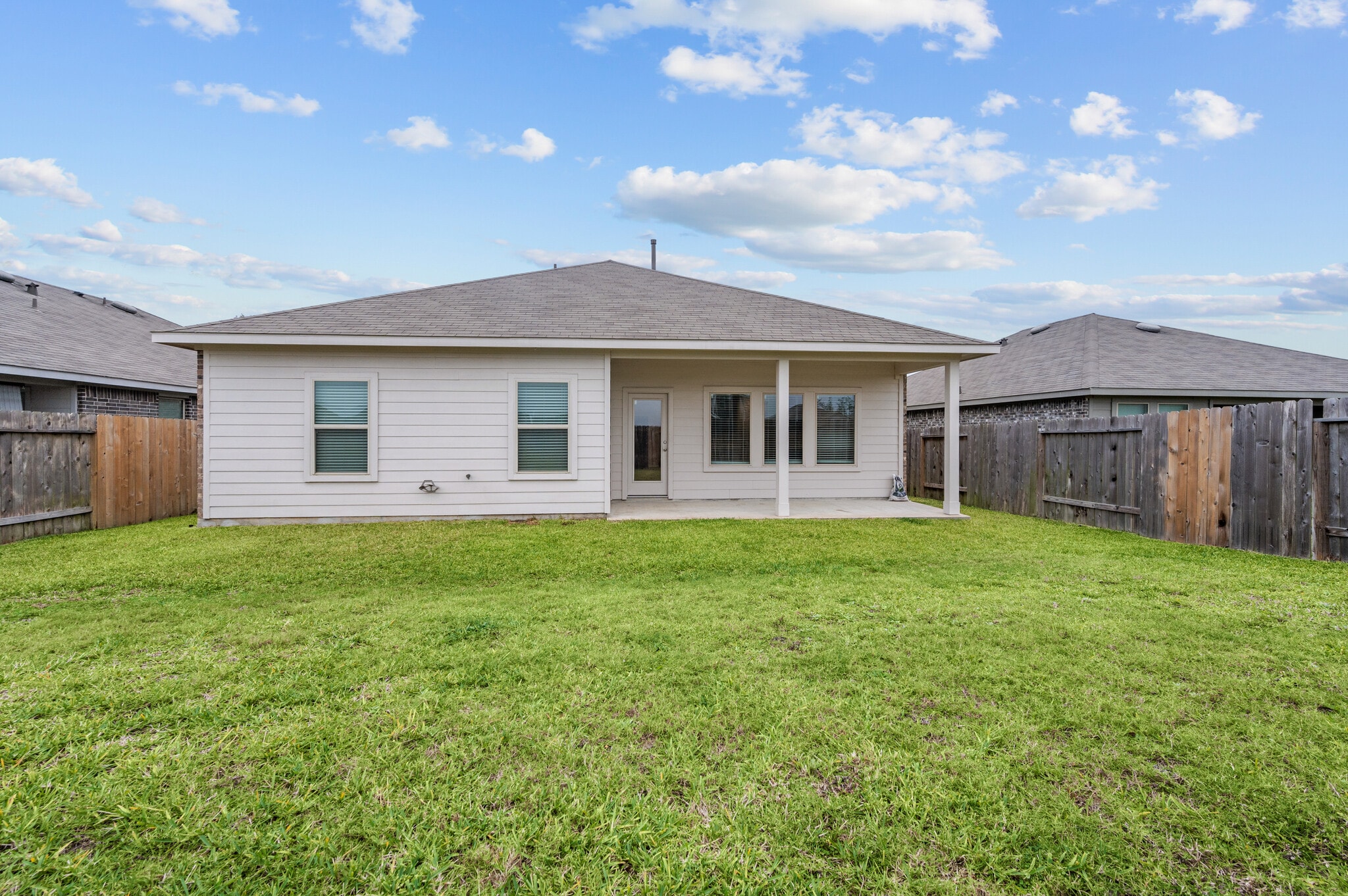 Building Photo - 20811 Olive Leaf St