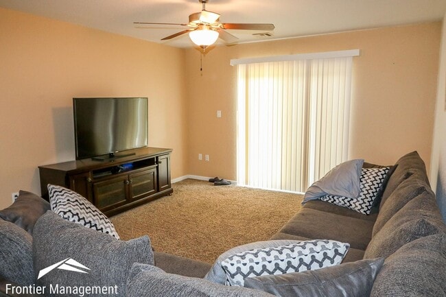 Building Photo - Cozy 3 Bedroom Duplex on the South Side of Manhattan!