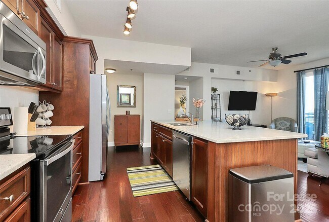 Building Photo - 1315 East Blvd