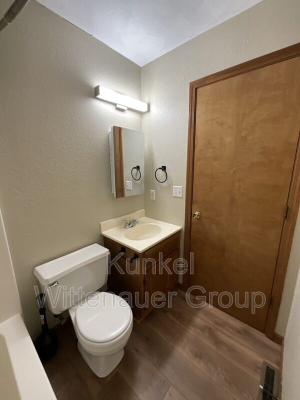 Building Photo - 19 Christine Dr