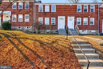 Building Photo - 5626 Midwood Ave