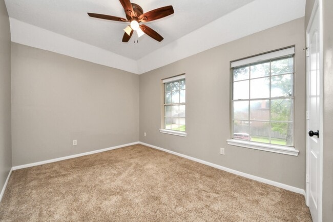 Building Photo - 2405 Guilbeau Ln