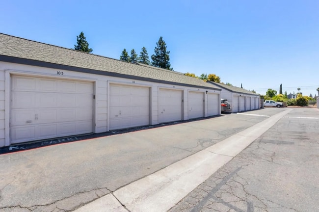 Building Photo - 8236 Center Pkwy