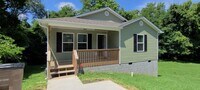 Building Photo - Knoxville 37917 - 3 bedroom,  2 bath home - Call Sharon Arnwine 865-313-7215 (cell) or 865-693-32...