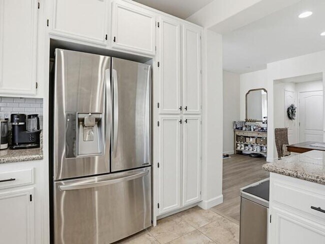 Building Photo - Stylish 3BR Home in Santee | Solar | Garage | Resort-Style Amenities