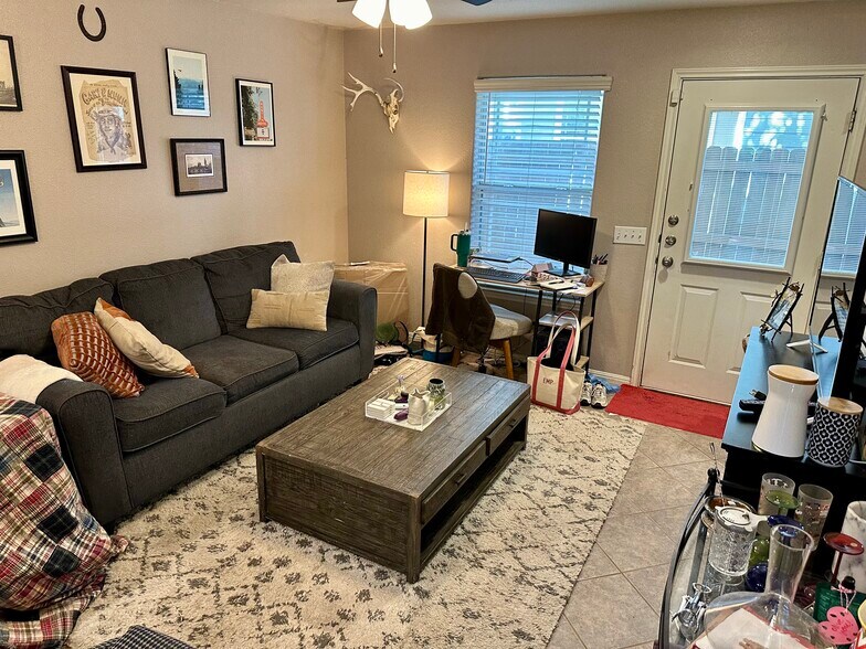 Living Room - 5005 Eilers Ave.