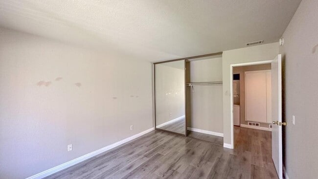 Building Photo - 55 Grenada St