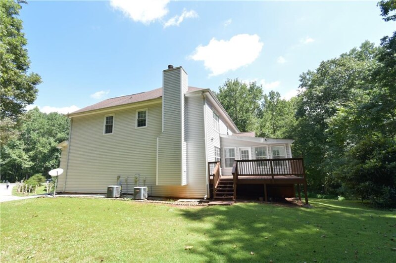 Building Photo - 2030 Hunters Trail Dr