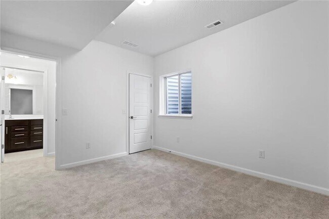 Building Photo - 2044 Bellefontaine St