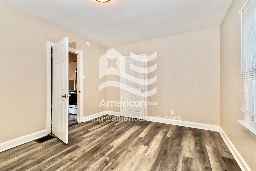 Building Photo - 1038 Lincoln Ave