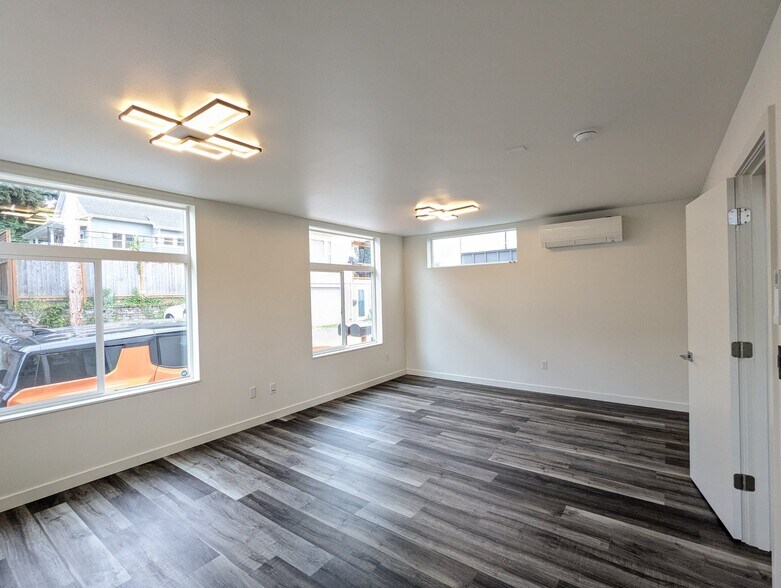 Building Photo - 33 W Etruria St