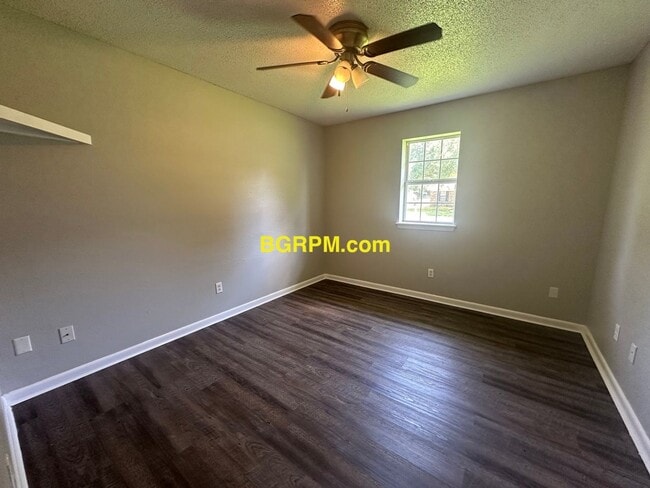 Building Photo - 3 BD, 1 BA, Home in Cabot