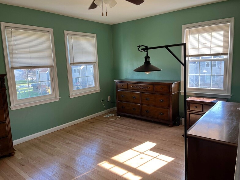 Building Photo - 1036C Margate Ct