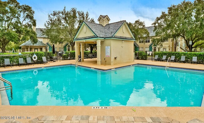 Building Photo - 13703 Richmond Park Dr N