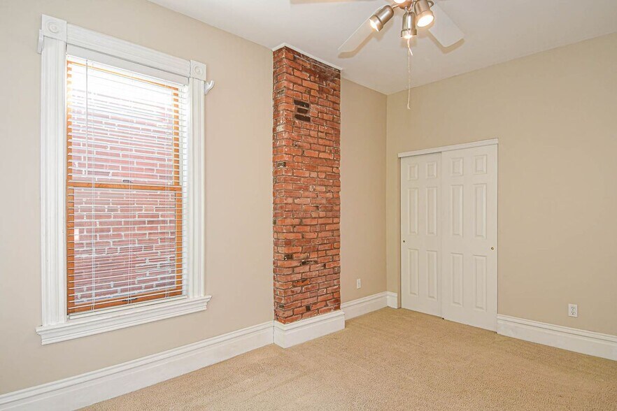 Building Photo - 2322 Virginia Ave