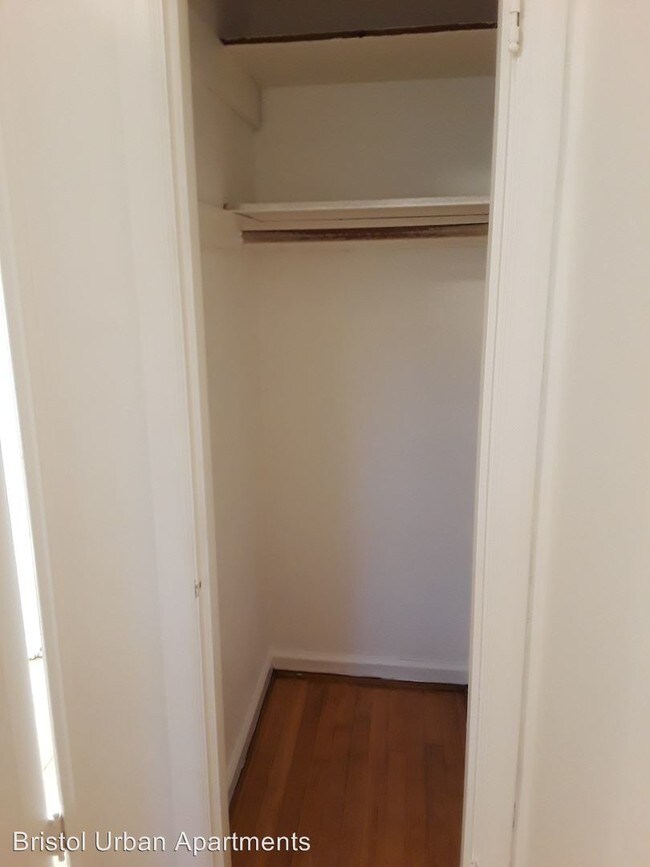 Building Photo - 727 NE Schuyler St