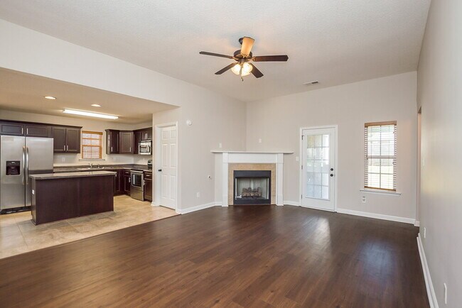 Building Photo - 7892 Ridgedale Dr