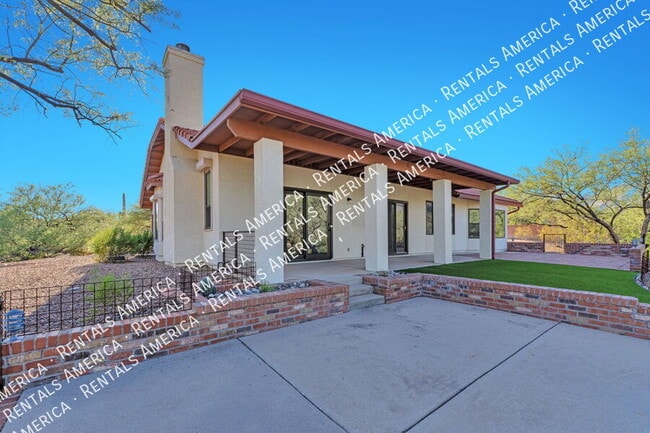 Building Photo - 8121 E Coronado Rd