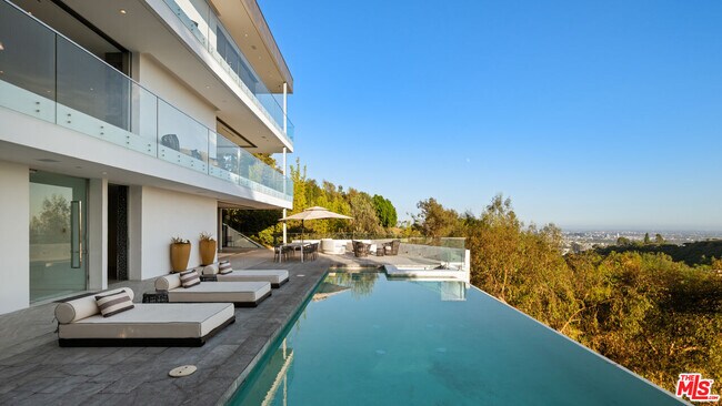 Building Photo - 7080 Mulholland Dr