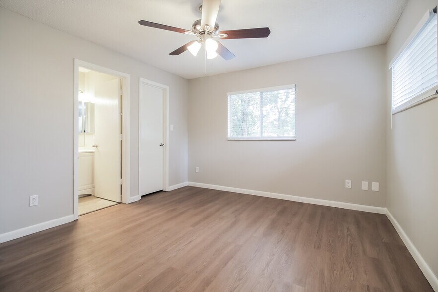 Building Photo - 9556 Brimton Dr