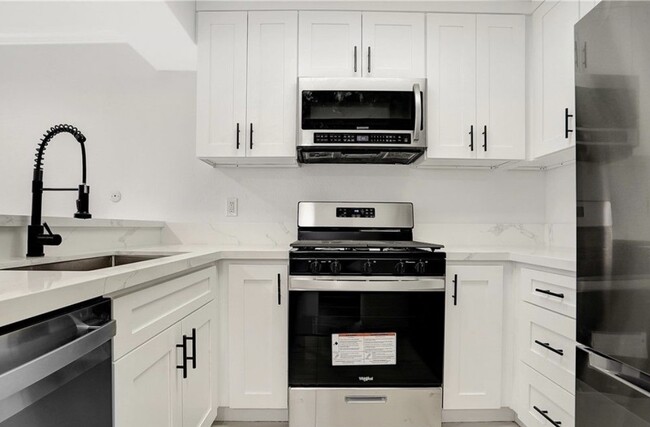 Building Photo - 5325 Newcastle Ave