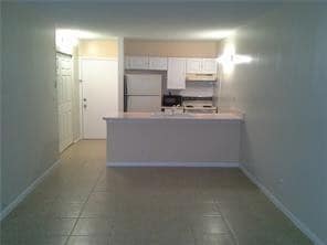 Building Photo - 2771 Riverside Dr