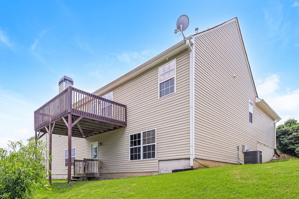 Building Photo - 215 Overlook Dr