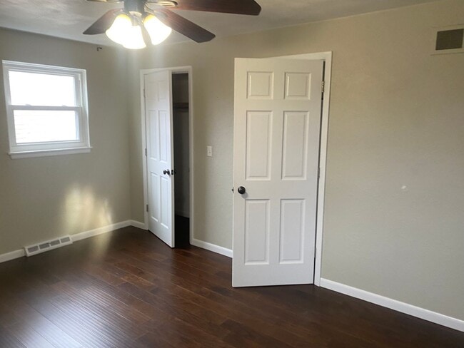 Building Photo - House in Morton, IL - 3 Bedroom/ 2.5 Baths