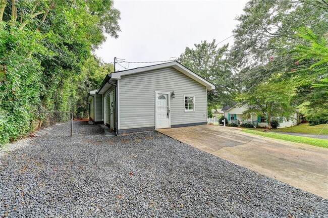 Building Photo - 4910 N Lee St