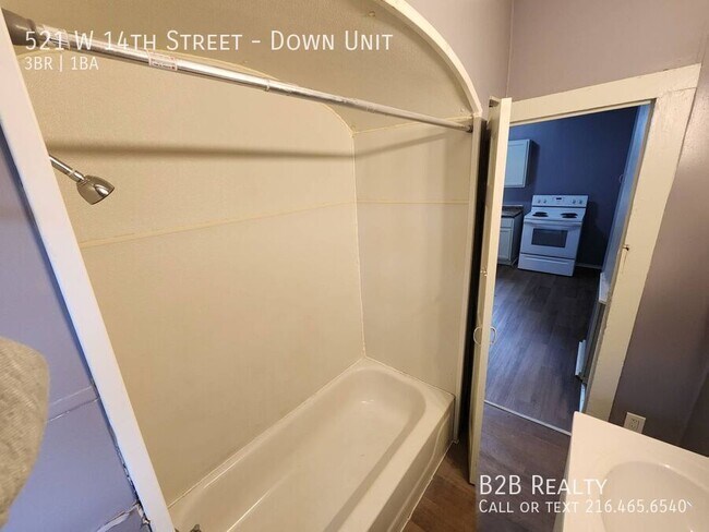 Building Photo - 521 W 14th St