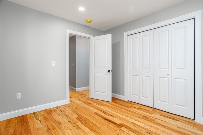 Building Photo - 29 Milton St