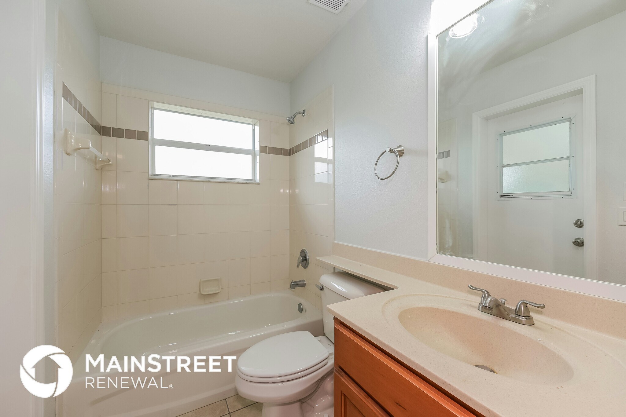 Building Photo - 1581 S Chamberlain Blvd