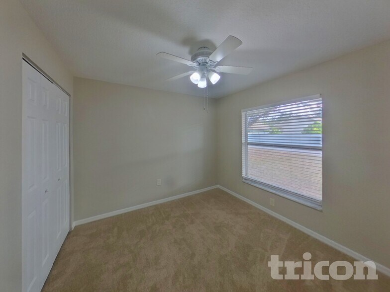 Building Photo - 10330 Summerview Cir