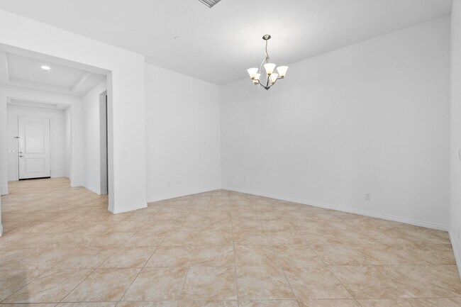 Building Photo - 43720 Vacanza Ct