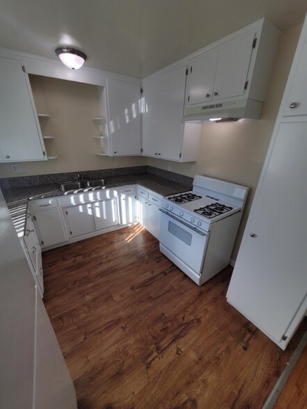 Building Photo - 2985 San Marino St