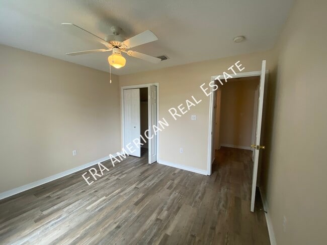 Building Photo - 6909 Leisure St