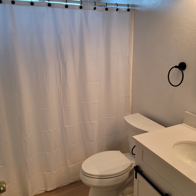 Building Photo - 3280 Anchor Cir