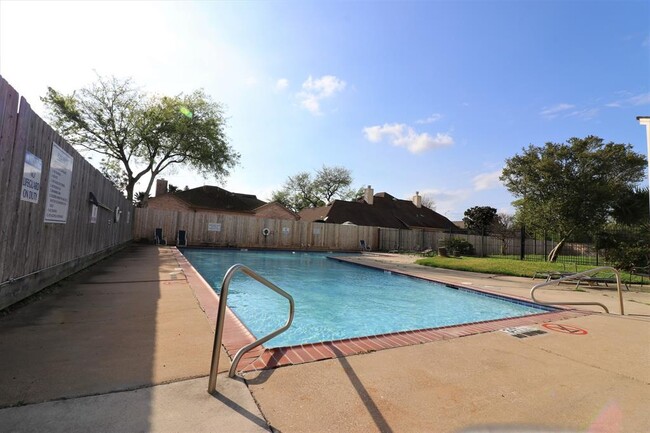 Building Photo - 12639 Ashford Hills Dr