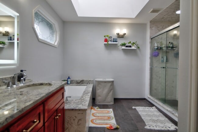 Building Photo - 940 223rd Pl NE