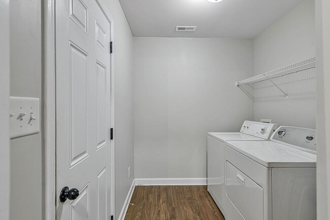 Building Photo - 258 Breakwater Dr