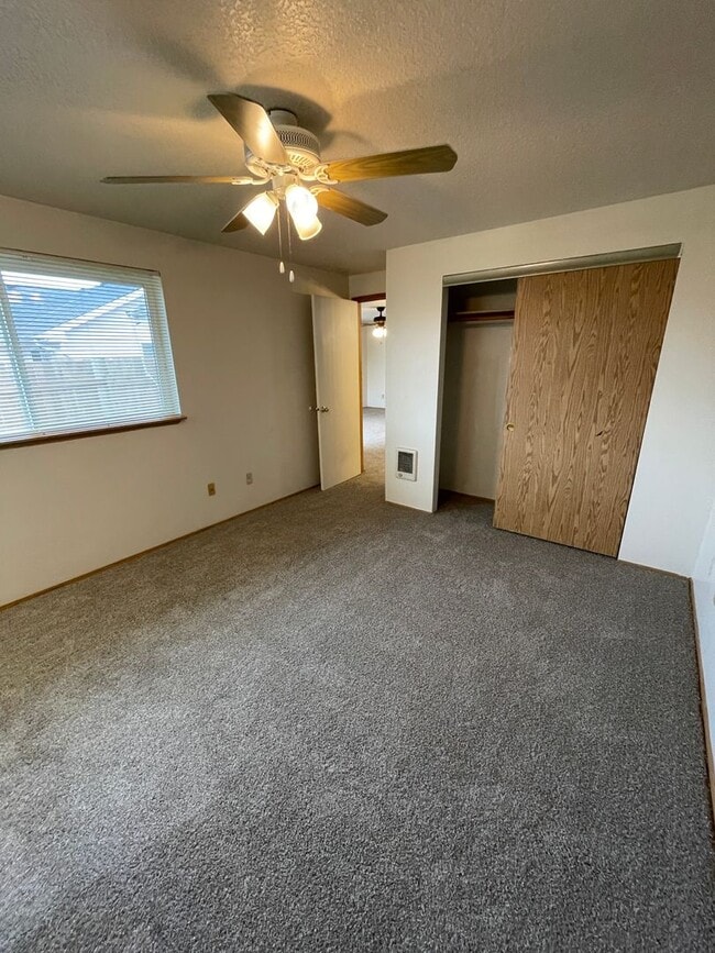 Building Photo - 367