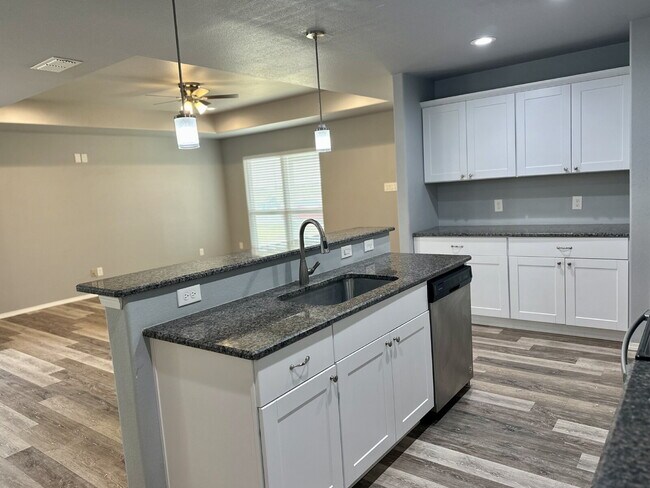Building Photo - Updated 3/2/2 in Frenship ISD!