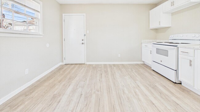 Building Photo - 2430 31st St