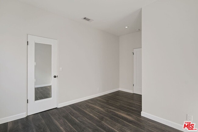 Building Photo - 408 N Genesee Ave