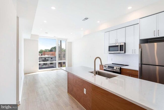 Building Photo - 501 Kennedy St NW